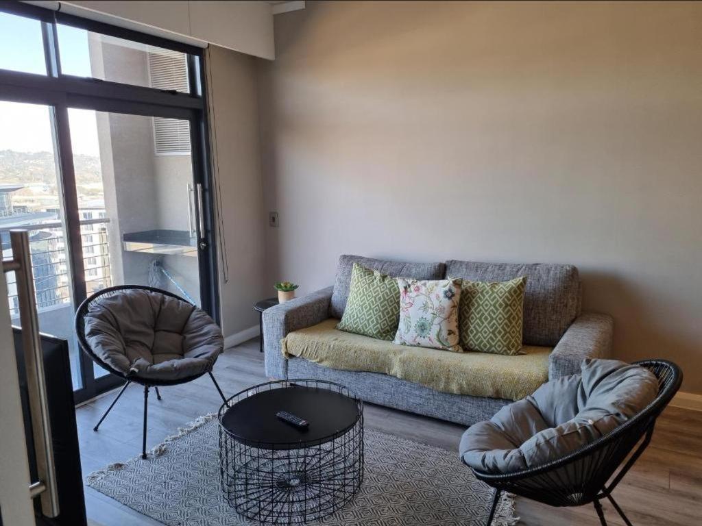 Menlyn Maine Apartments Pretoria-Noord Exterior foto